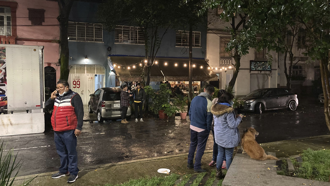 VIDEOS: Expectativa y pánico en las calles de México minutos después del sismo de 7,1