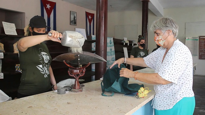 Autoridades en Las Tunas evalúan estrategias para mejorar la alimentación