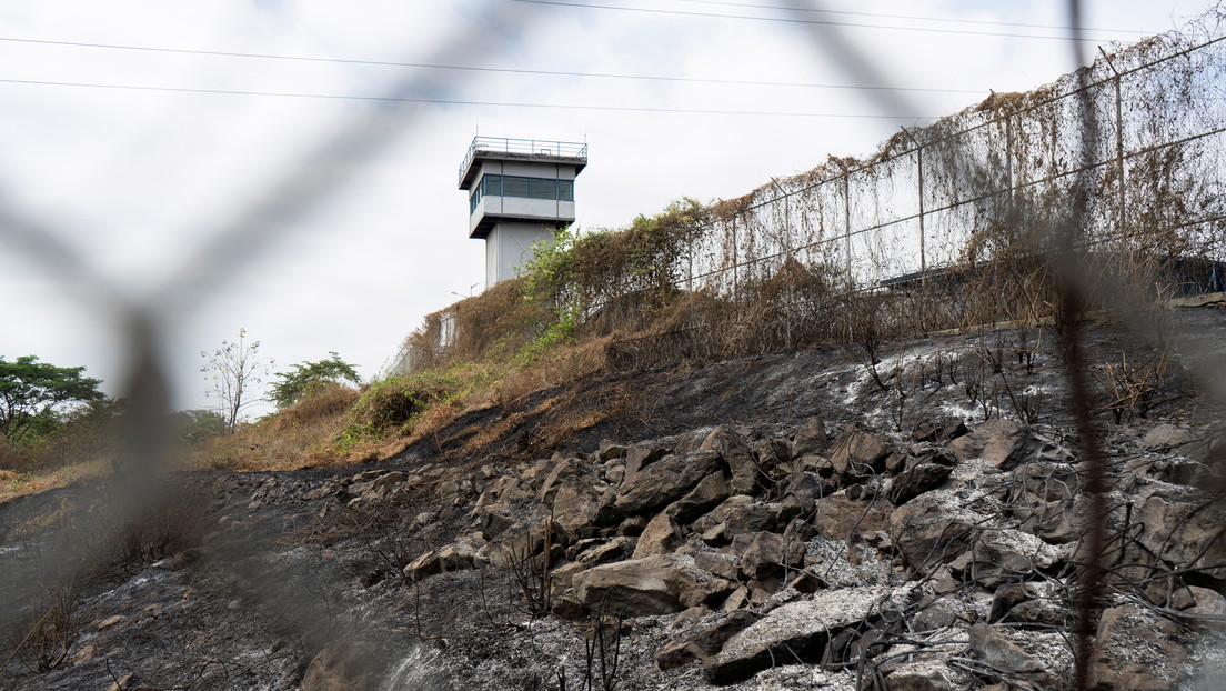 Activan los protocolos de seguridad en la prisión ecuatoriana donde se registró una masacre tras el presunto suicidio de cuatro reos