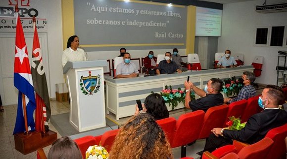 Entregan en Holguín premios nacionales Academia de Ciencias de Cuba