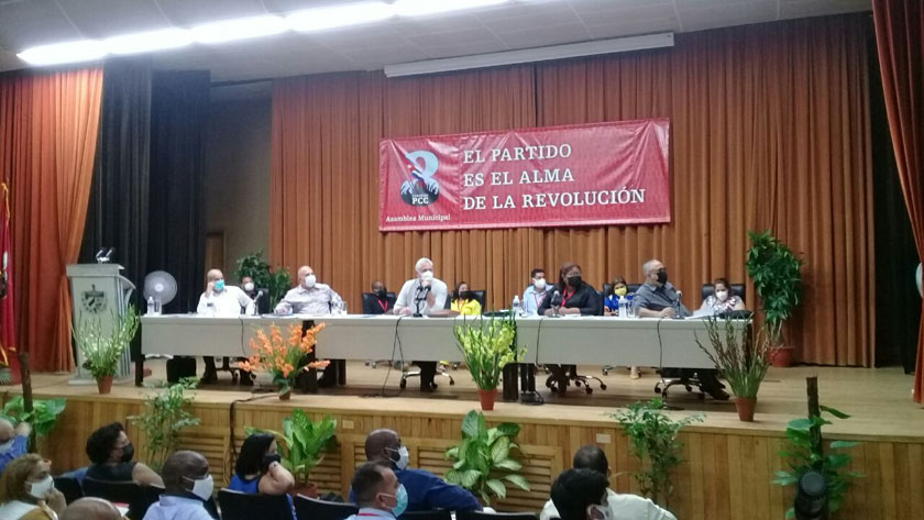 Asiste Díaz-Canel a asamblea municipal del Partido en Boyeros