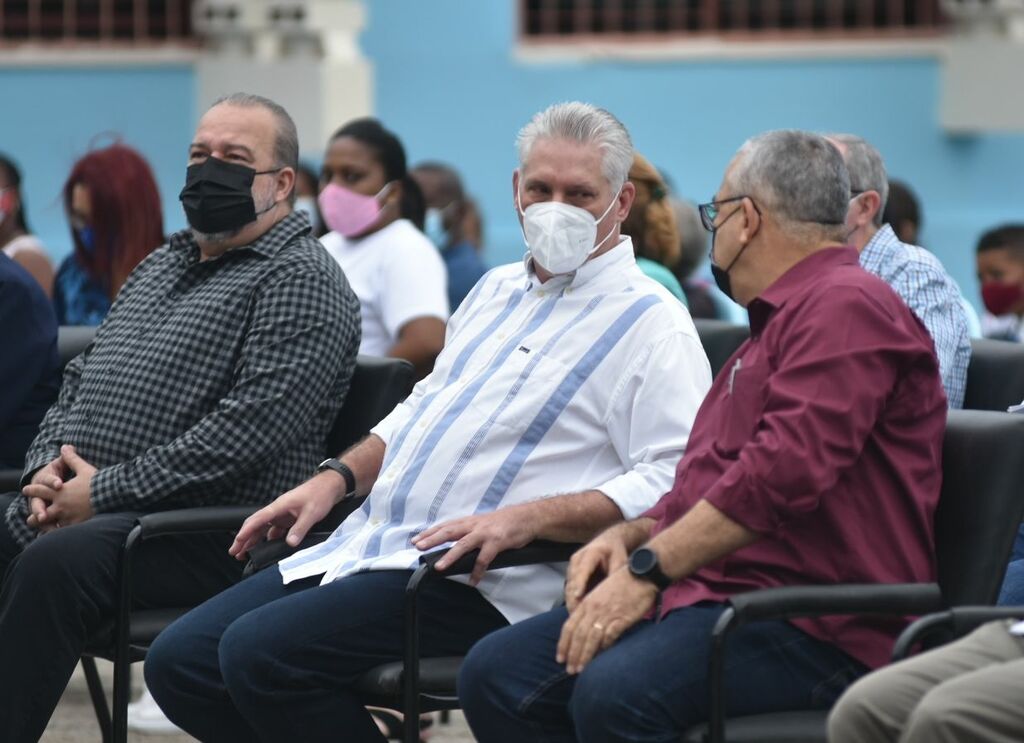 Asiste Díaz-Canel al acto central por reanudación del curso escolar