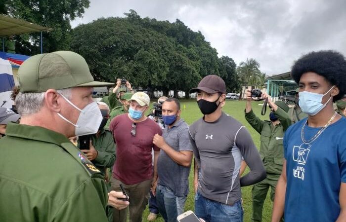 Díaz-Canel con los jóvenes en el Día Nacional de la Defensa