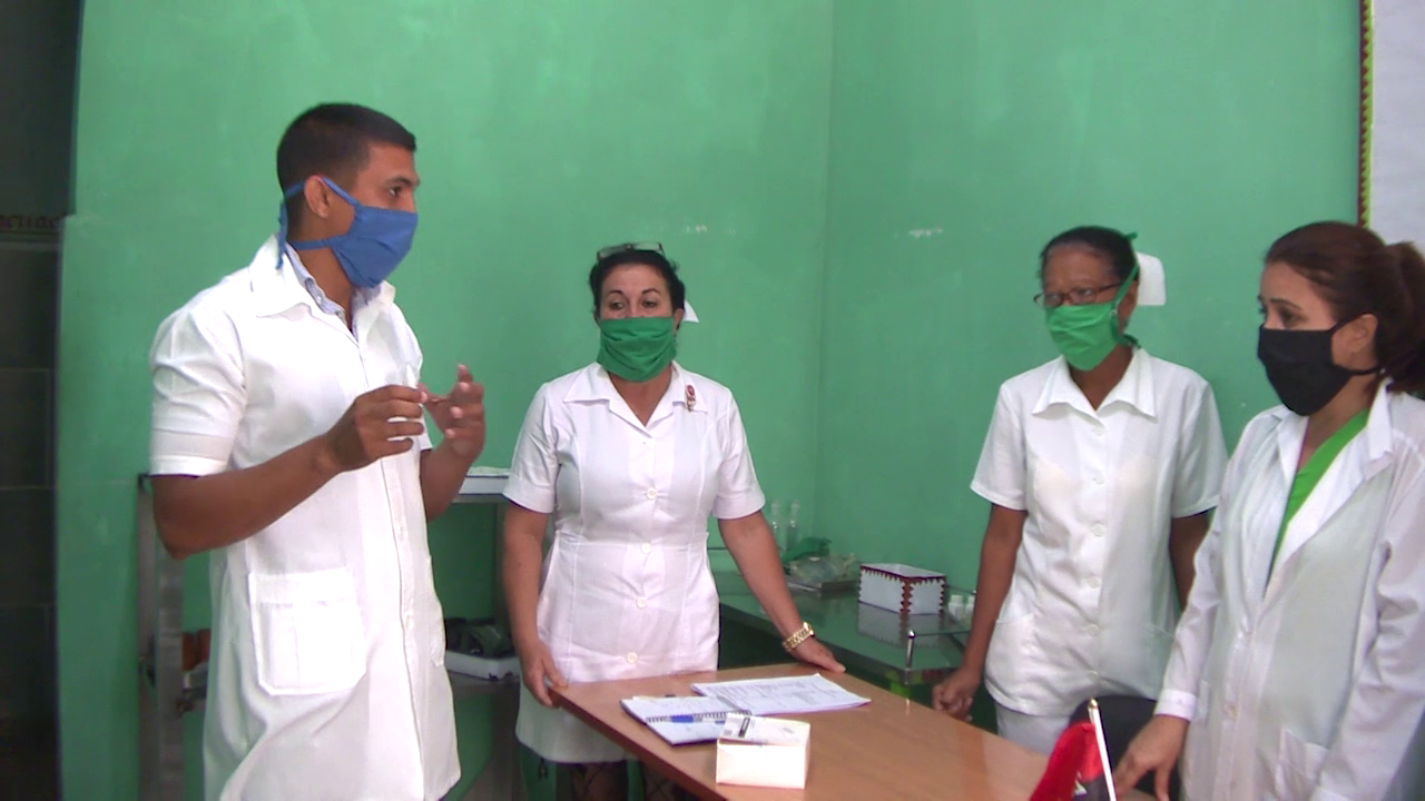 Reconocen en el municipio de Amancio labor de personal de salud en el enfrentamiento a la Covid-19