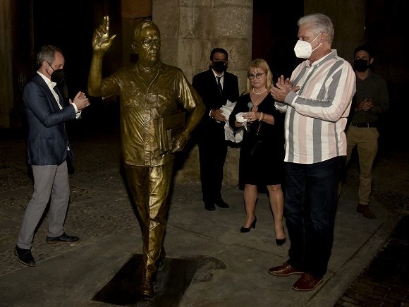 Eusebio vuelve, en bronce, a andar La Habana (+Fotos)