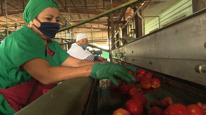 Celebran en Las Tunas Día del Trabajador de la Industria Alimentaria