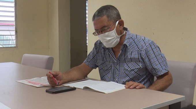 Logra profesor tunero medalla de oro en importante concurso internacional