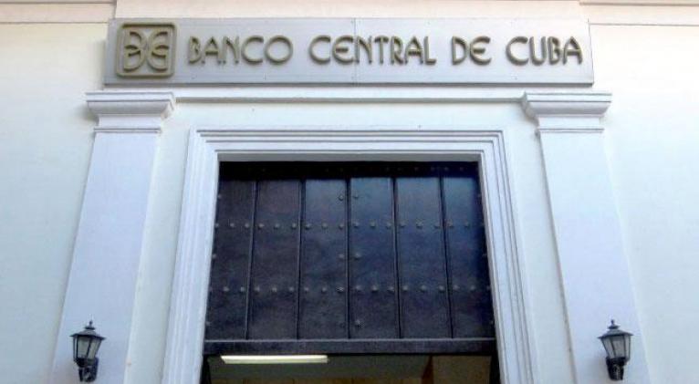Banco Central de Cuba otorgará licencia para compraventa de divisas