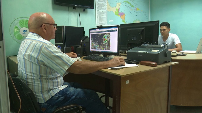 Celebran el aniversario 30 del Centro Meteorológico de Las Tunas