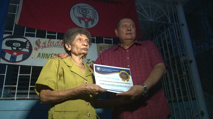 Reconocen a cederistas y organizaciones de base en Las Tunas en el aniversario 62 de los CDR