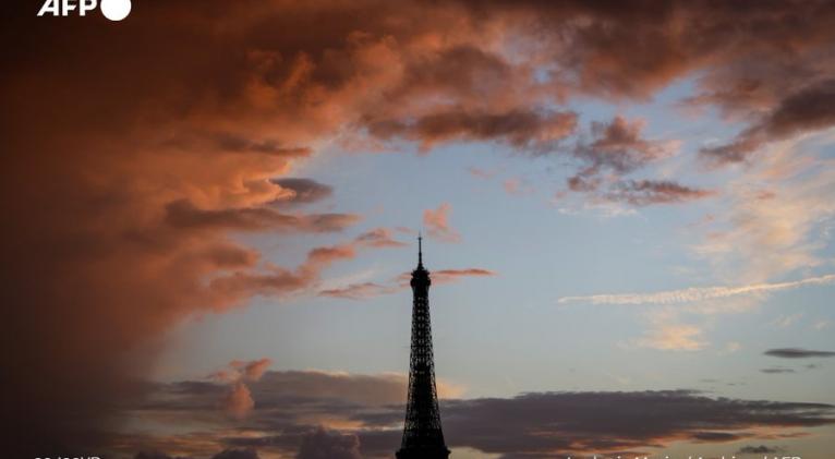 París dejará de iluminar por la noche los monumentos municipales para ahorrar energía