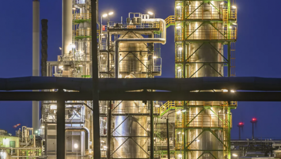 Alemania confisca tres refinerías de propiedad rusa