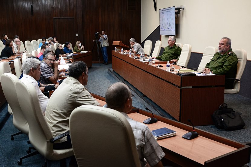 Cuba controla la COVID-19 y refuerza medidas contra el dengue