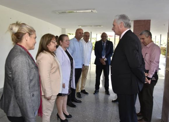 Presidente cubano asiste a celebración por los 70 años de la Universidad Central de las Villas