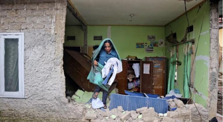 Indonesia eleva a 268 la cifra de muertos en el sismo