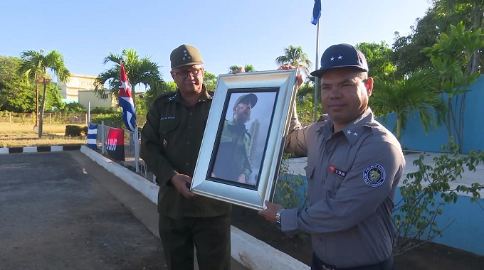 Celebran en Las Tunas el aniversario 64 de la fundación de la Policía Nacional Revolucionaria