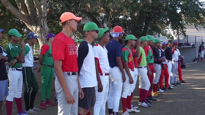 Peloteros escolares y juveniles de Las Tunas se alistan para sus campeonatos nacionales