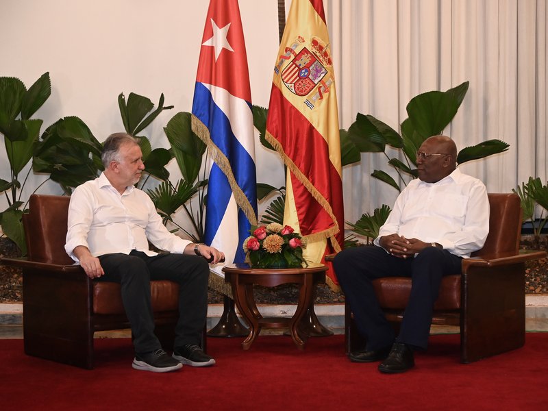 Recibió vicepresidente cubano a presidente de Gobierno canario