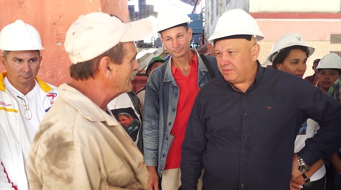 Evalúa Viceprimer Ministro, Jorge Luis Tapia Fonseca estado de la zafra en Puerto Padre