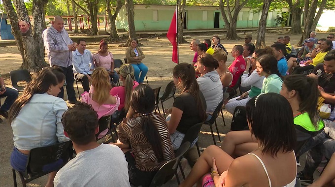 Candidatos a diputados visitan comunidades del municipio de Las Tunas