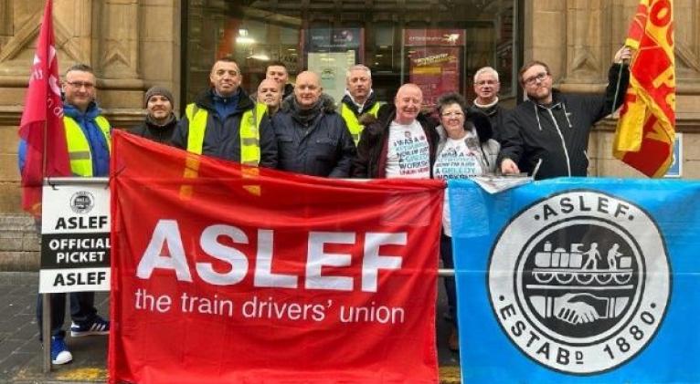 Huelga paraliza transporte ferroviario en Reino Unido