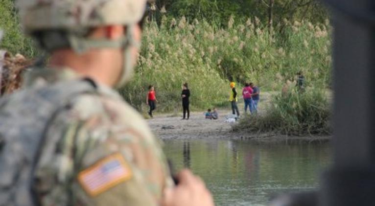 Republicanos acusan a demócratas de perder el control en la frontera con México