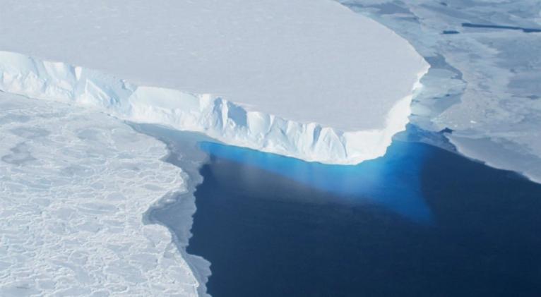 Glaciares antárticos aceleran su movimiento hasta un 22% en verano