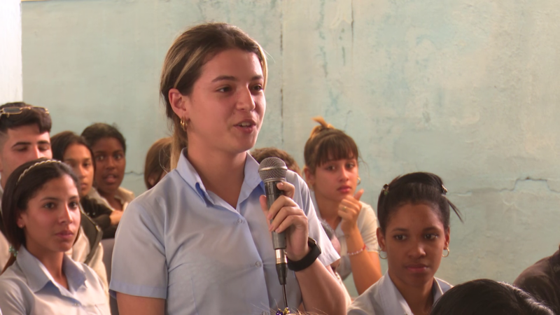 Candidatos a diputados al Parlamento cubano en Las Tunas sostienen intercambios con estudiantes y campesinos