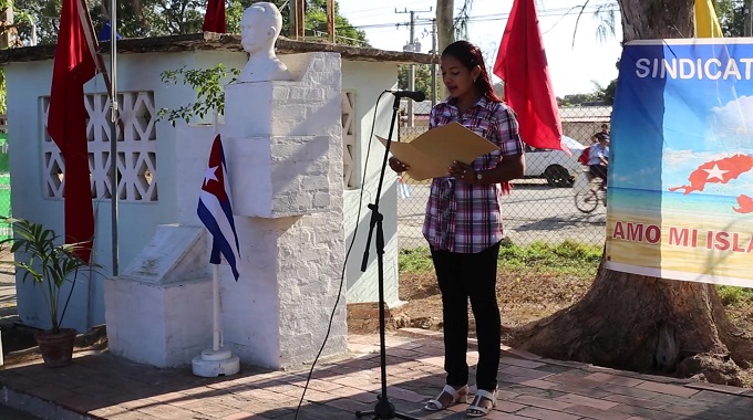 Celebran en Las Tunas Día del Trabajador de la Industria Ligera