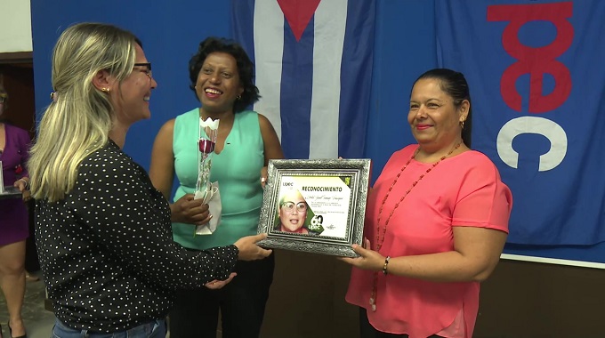 Celebran en Las Tunas el Día de la Prensa Cubana