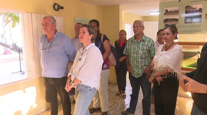 Director de La Colmenita intercambia con docentes y artistas en #LasTunas