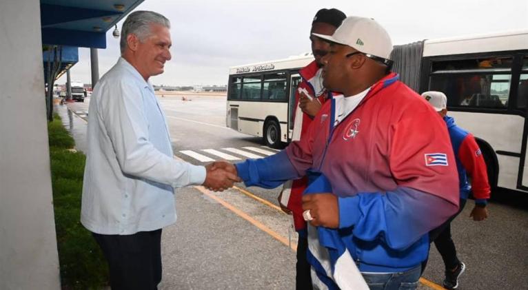 Ustedes son héroes del béisbol de Cuba, afirmó Díaz-Canel
