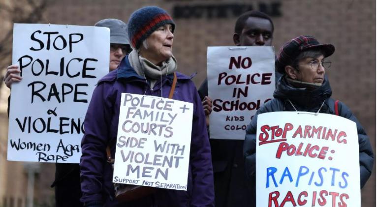 La policía londinense es racista, misógina y homófoba, afirma un informe