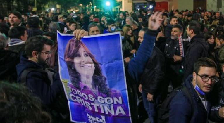 Realizarán vigilia en apoyo a vicepresidenta argentina