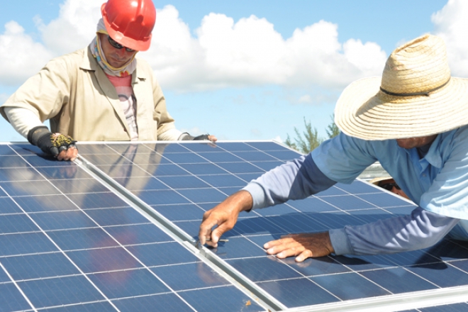 Instalación de paneles solares beneficiará sistemas de bombeo en comunidades jobabenses