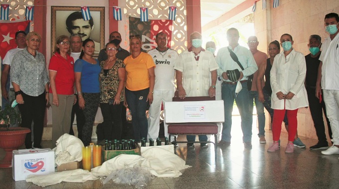 Realizan donativo colectivos laborales al Centro Sicopedagógico Calixto Sarduy Arcia de Las Tunas