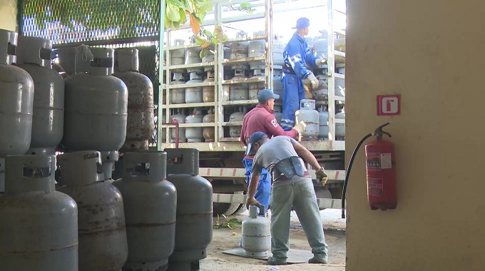 Empresa Cuba Petróleo implementa medidas para garantizar surtidos esenciales en Las Tunas