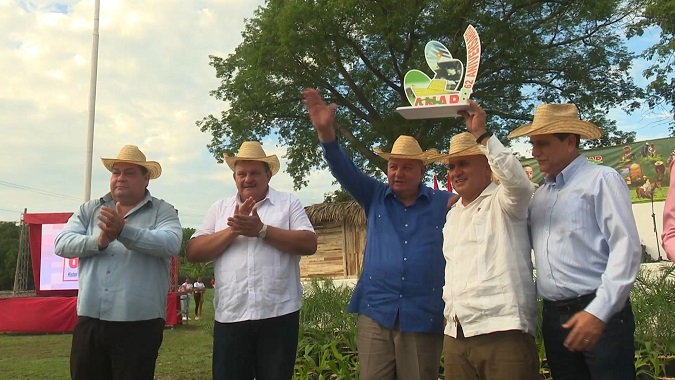 Celebran en Las Tunas Acto Nacional por el Día del Campesino