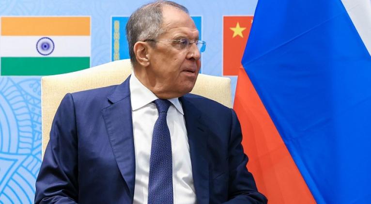 Lavrov: "Zelenski hace todo lo posible para que ningún país que se respete quiera comunicarse con él"