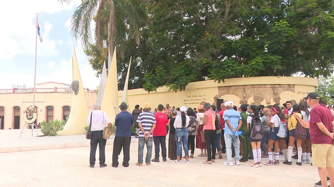 Rinden homenaje a José Martí, en Las Tunas al cumplirse 128 años de su desaparición física