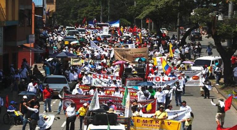 Colombianos marcharán en apoyo al presidente y reformas sociales