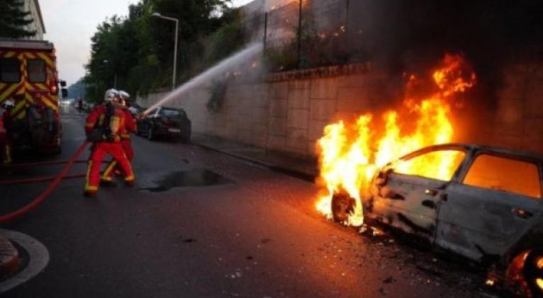 Estallan disturbios en París tras tiroteo mortal de la policía