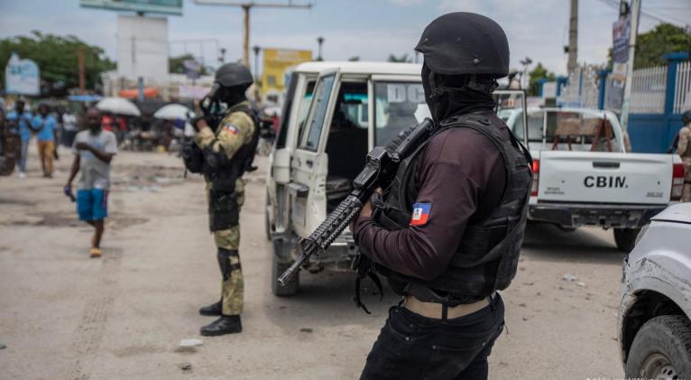 Al menos cinco policías son asesinados cada mes en Haití y 29 han muerto este año, según ONG