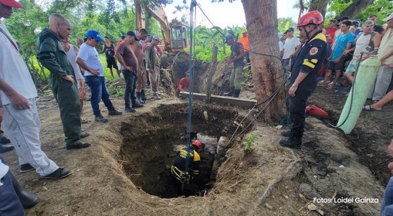 Fuerzas especiales intentan rescatar en Holguín a ciudadano caído en un pozo de 45 pies