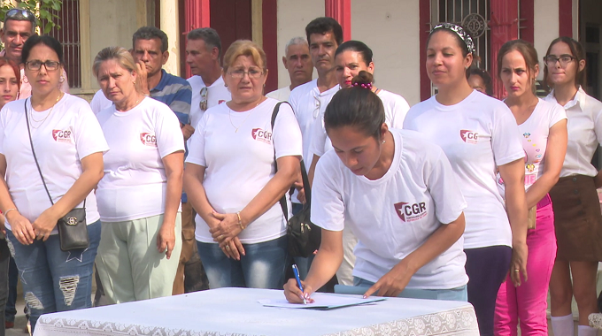 Firman Código de Ética nuevos integrantes de la Contraloría en Las Tunas