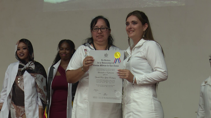 Realizan graduación 39 de la Universidad de Ciencias Médicas de Las Tunas