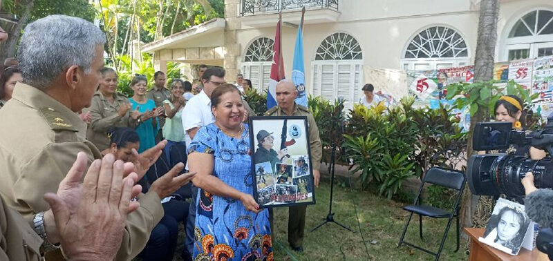 Presentan Revista Verde Olivo dedicada a Vilma Espín (+Fotos)