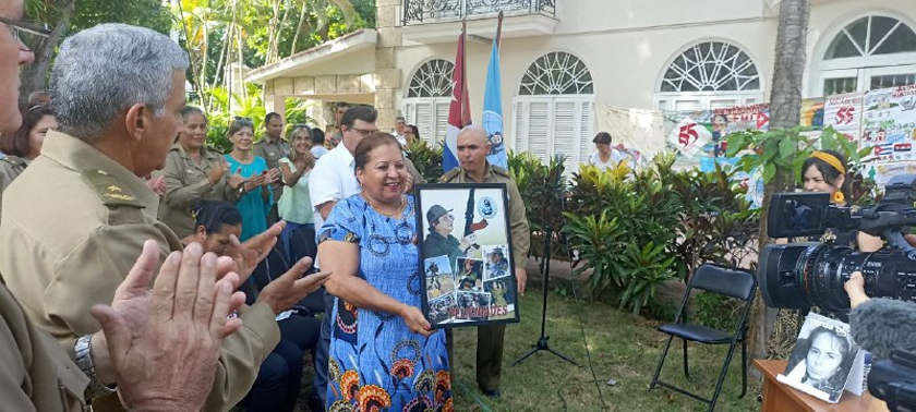 Presentan Revista Verde Olivo dedicada a Vilma Espín (+Fotos)