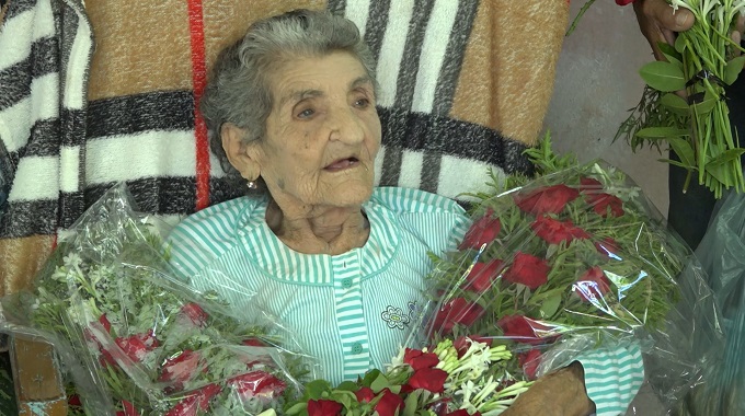 Celebran en Puerto Padre aniv. 98 de la madre del mártir Ramón López Peña