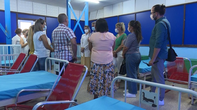 Apoyan trabajadores del turismo con donativos nuevo servicio pediátrico en Las Tunas